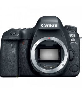 برسی دوربین دیجیتال کانن مدل EOS 6D Mark II بدنه