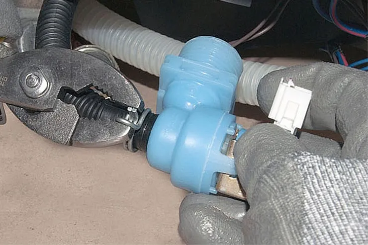 ظرفشویی علت خرابی شیر برقی ماشین ظرفشویی، تست و تعویض آن