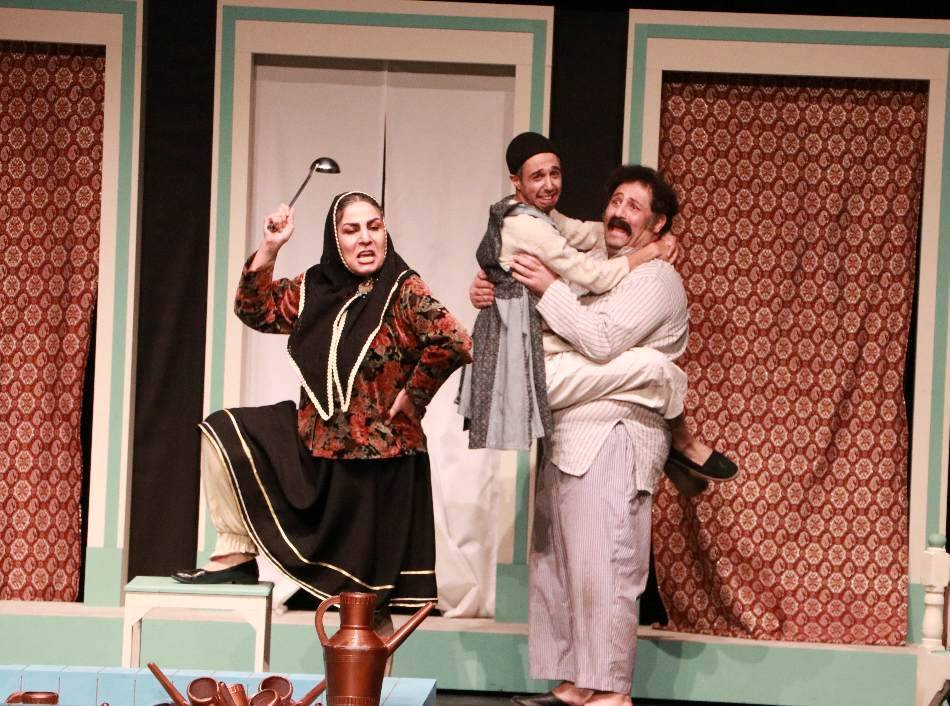 تئاتر باید به جامعه تفکر تزریق کند/چالش های اجرای نمایش های آیینی و ایرانی تئاتر باید به جامعه تفکر تزریق کند/چالش های اجرای نمایش های آیینی و ایرانی