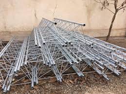  مقایسه روش های نصب پایه دوربین مداربسته و دکل های مخابراتی : سنتی در مقابل مدرن