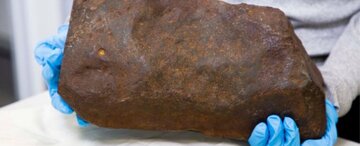 طلا TheMaryboroughRock.jpg