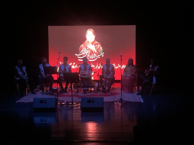 یادی از ناصر عبداللهی در برج آزادی/ قطعاتی برای آذری زبان ها