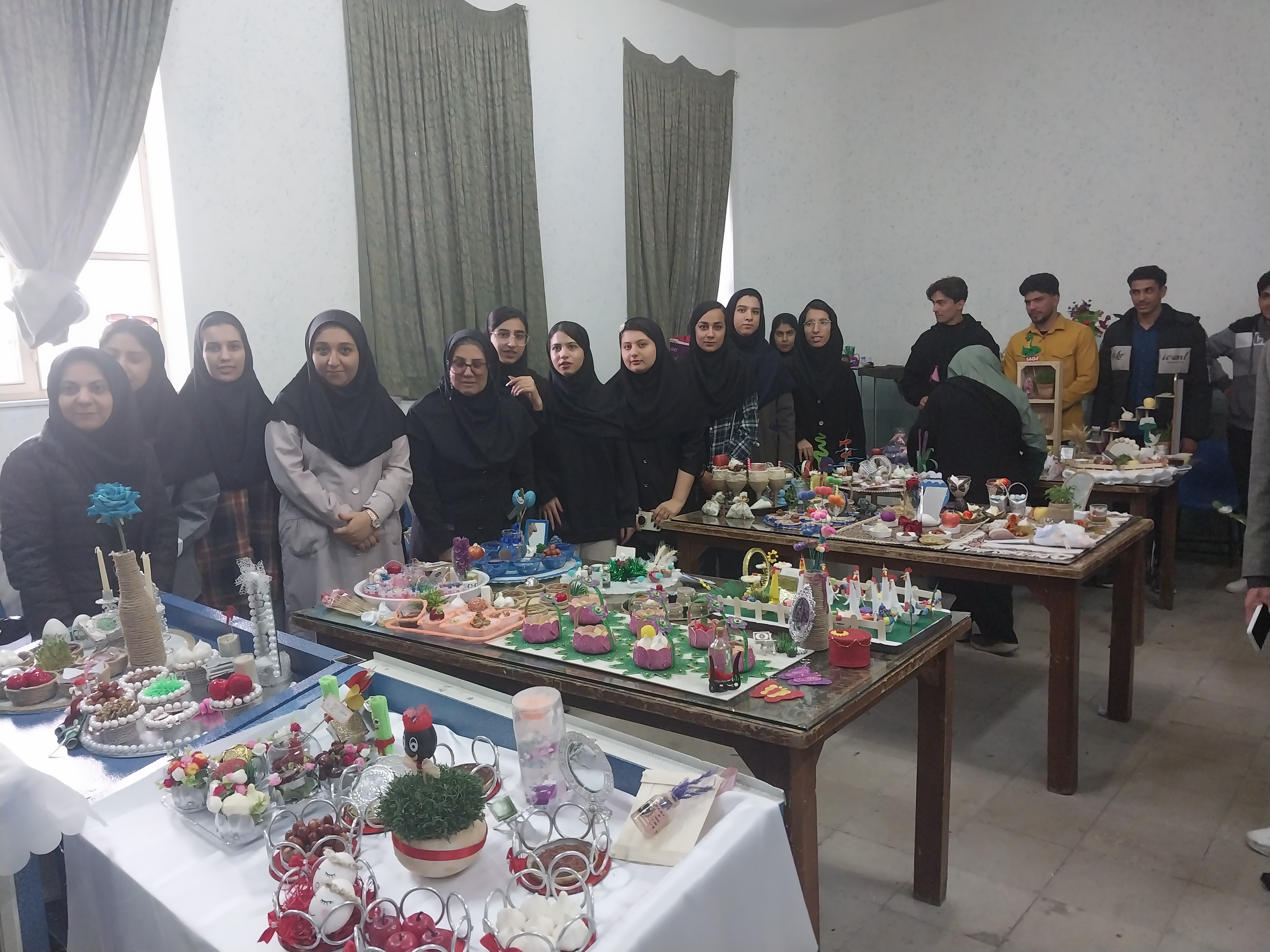 ترنم رنگ ها آوای خلاقیت؛ از دست سازه های دانشجویان تا مهارت های تفکر و هوش ترنم رنگ ها آوای خلاقیت؛ از دست سازه های دانشجویان تا مهارت های تفکر و هوش