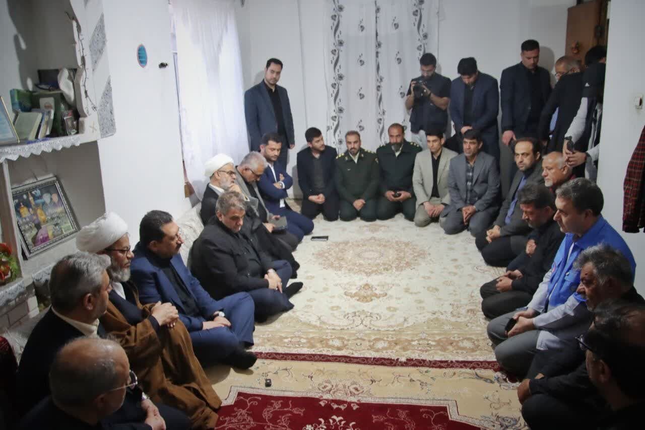 دامغان وزیر صمت از خانوادههای جان باختگان معدن دامغان دلجویی کرد - خبرگزاری مهر | اخبار ایران و جهان