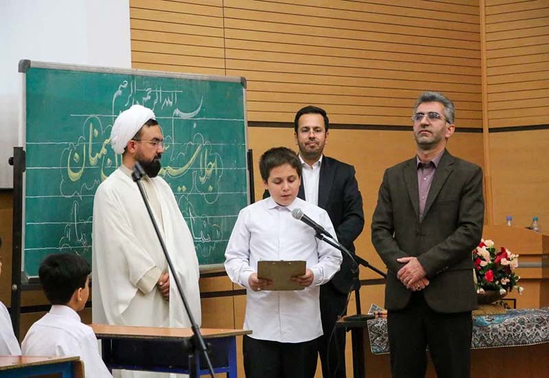 ترویج فرهنگ نماز با نگاه لذت بخش و نشاط آور در مدارس/ نمازخانه های جذاب کلید اشتیاق دانش آموزان