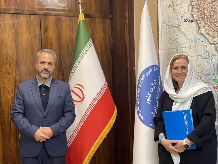 عقد قرارداد همکاری ۲ ساله یونیسف با وزارت کشور/ تحصیل دانش‌آموزان اتباع صرفا با مدارک اقامتی معتبر