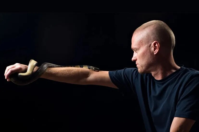 ساخت قوی‌ترین پادزهر دنیا از خون مردی که تجربه ۲۰۰ بار مارگزیدگی داشت