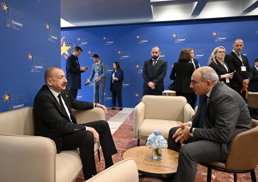 دیدار غیررسمی علی‌اف و پاشینیان در آلبانی