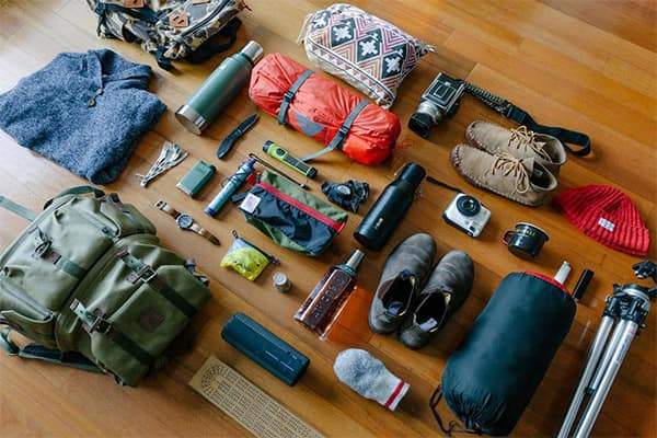 وسایل ضروری کمپینگ پاییزی؛ راهنمای کامل برای فصل رنگ ها