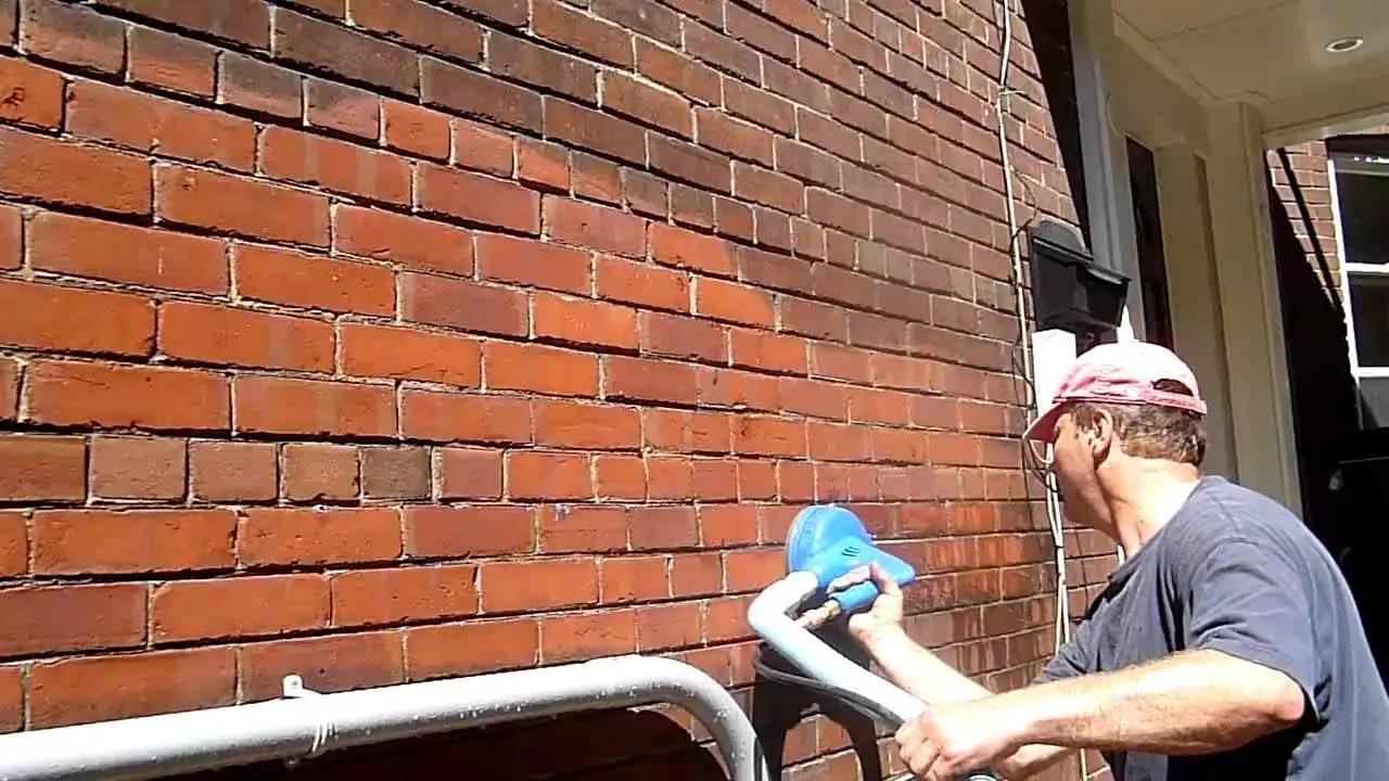 شستن آجر نما با جوهر نمک