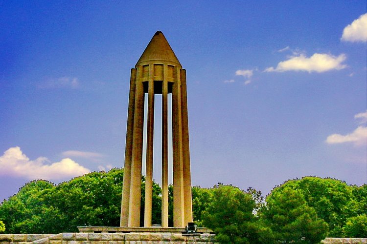 ابن سینا کیست؟