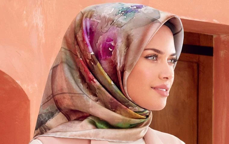 روسری ابریشم؛ نماد شیک بودن